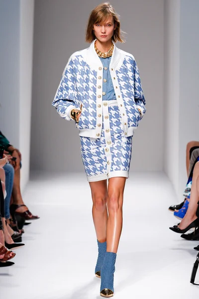 Look 10